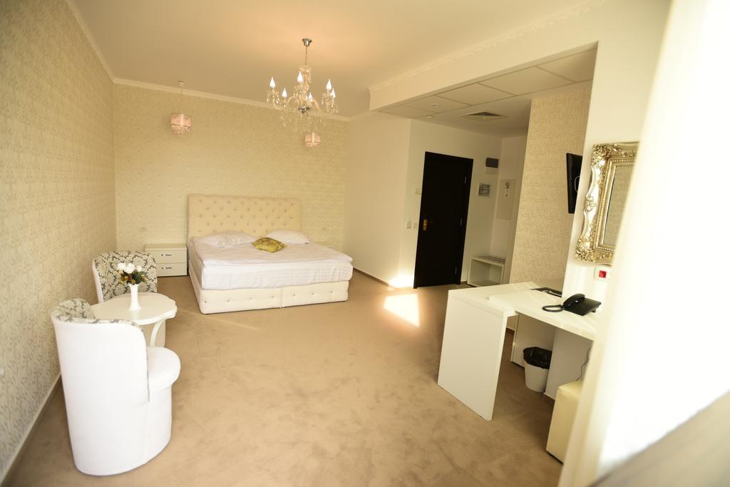 קריובה La Rocca Boutique Hotel מראה חיצוני תמונה
