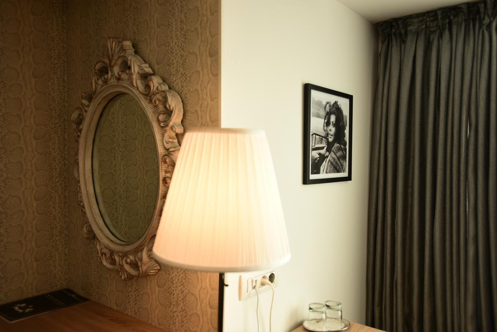 קריובה La Rocca Boutique Hotel מראה חיצוני תמונה