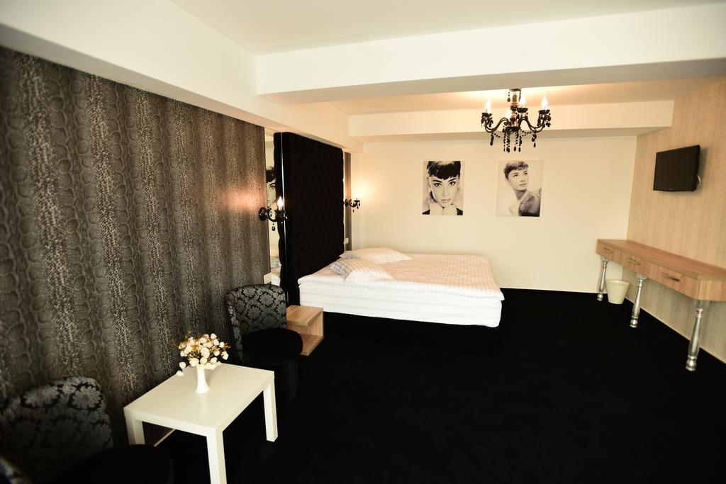 קריובה La Rocca Boutique Hotel מראה חיצוני תמונה