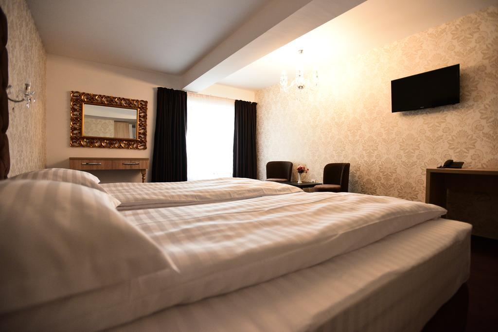 קריובה La Rocca Boutique Hotel מראה חיצוני תמונה