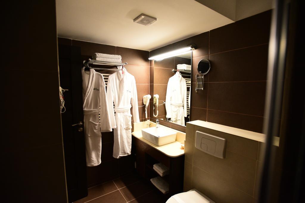 קריובה La Rocca Boutique Hotel מראה חיצוני תמונה