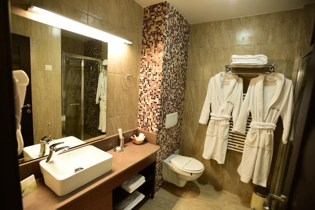 קריובה La Rocca Boutique Hotel מראה חיצוני תמונה