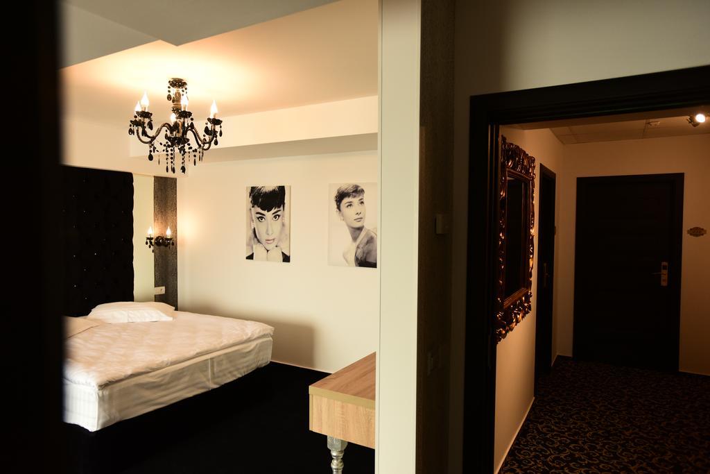 קריובה La Rocca Boutique Hotel מראה חיצוני תמונה