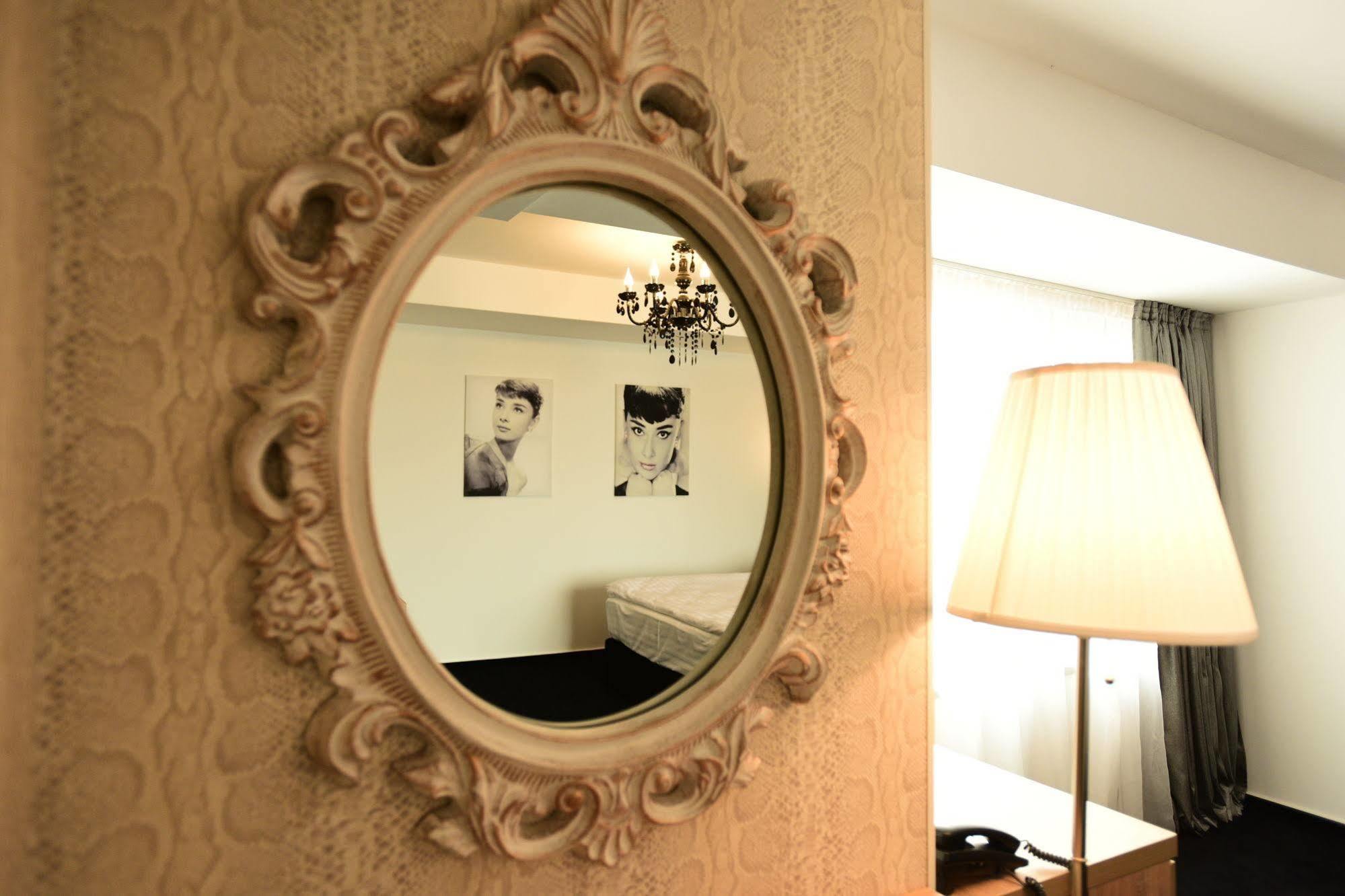 קריובה La Rocca Boutique Hotel מראה חיצוני תמונה